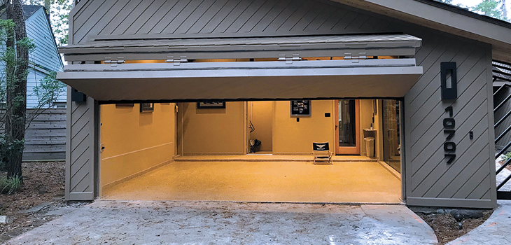 Vertical Bifold Garage Door Repair in Valley Village 