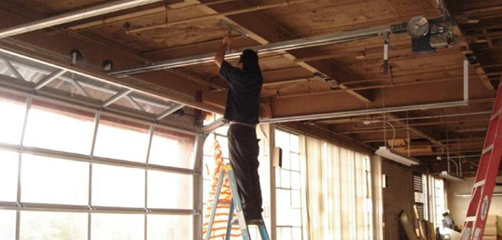 commercial garage door repair in Valley Village